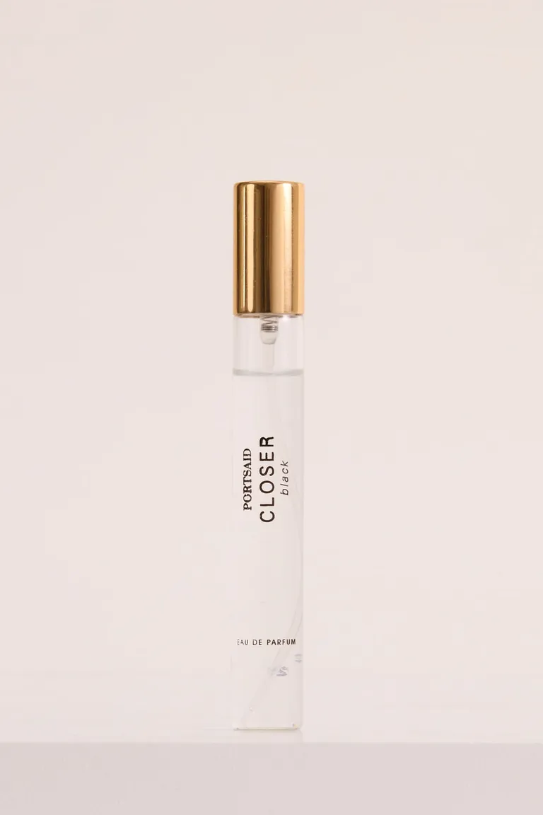 Fragancia femenina con notas de iris, violeta, sándalo y ámbar en presentación de 15 ml de Portsaid en Fragancias para argentina