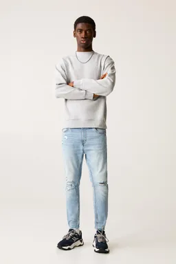 Jeans carrot rotos de Pull&Bear en Pantalones para argentina