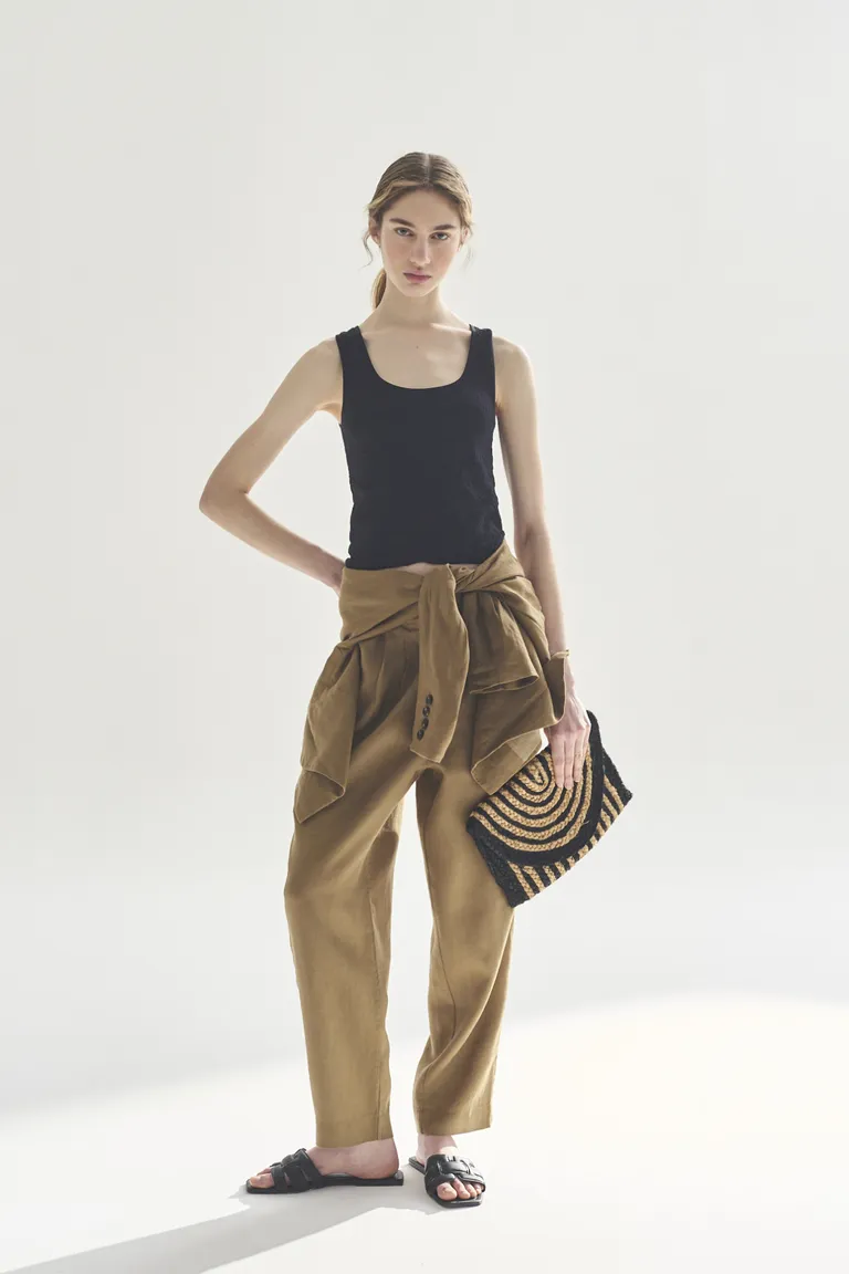 Pantalones holgados de corte alto en tono marrón para mujer de Akiabara en Pantalones para argentina