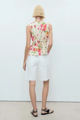 Blusa entallada floral con botones de Mango en Blusas para argentina