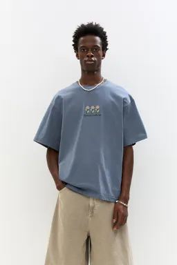 Remera bordada con flores de Pull&Bear en Remeras y Polos para argentina