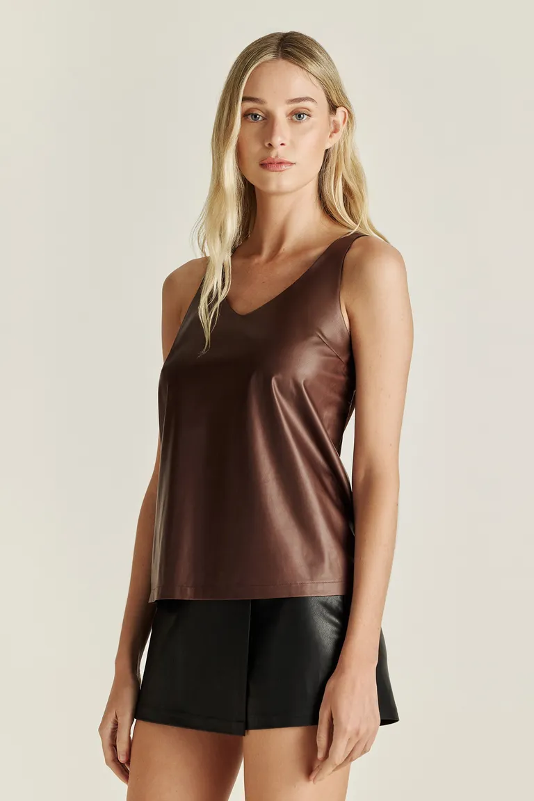 Remera sin mangas de diseño minimalista con panel de punto en la espalda de Tucci en Remeras para argentina