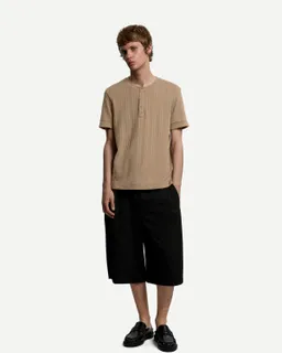 Remera botones con textura de Bershka en Remeras y Polos para argentina