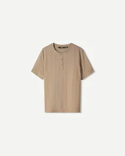 Remera botones con textura de Bershka en Remeras y Polos para argentina