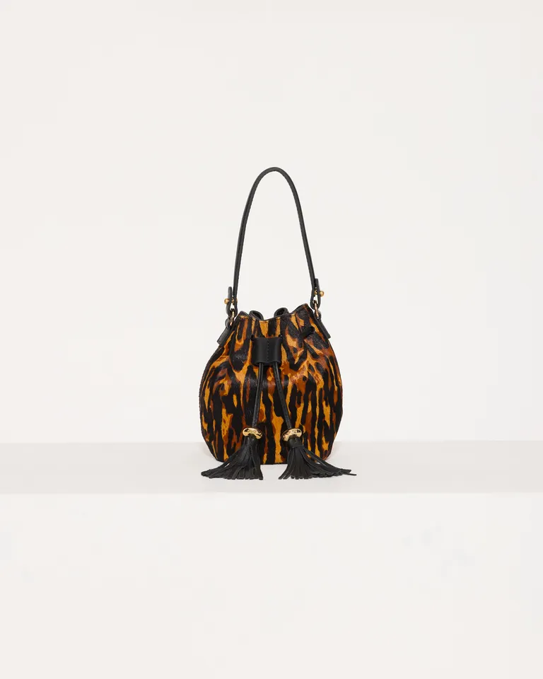 Mini bolso de mujer de estilo versátil con estampado animal de Jazmin Chebar en Bolsos y Carteras para argentina