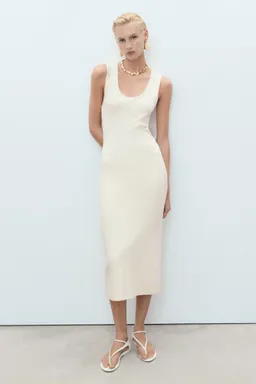 Vestido midi entallado de Mango en Vestidos para argentina