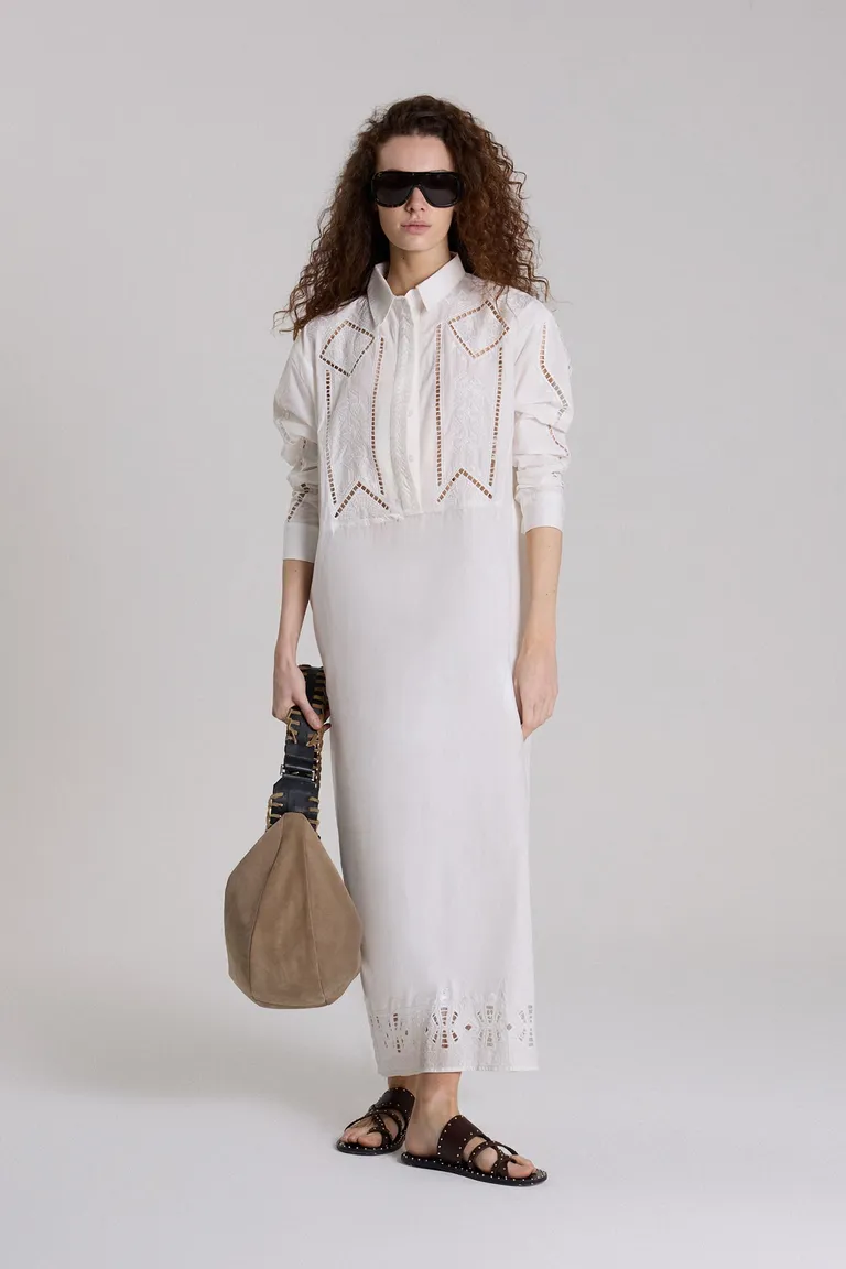 Vestido largo blanco con detalles calados y estructura camisera de Maria Cher en Túnicas para argentina