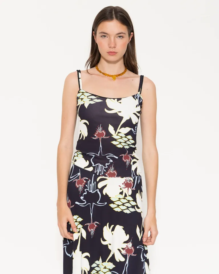 Top de viscosa con diseño floral estampado y detalles decorativos en los tirantes de Jazmin Chebar en Tops para argentina