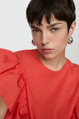 Remera algodón volantes de Mango en Remeras para argentina