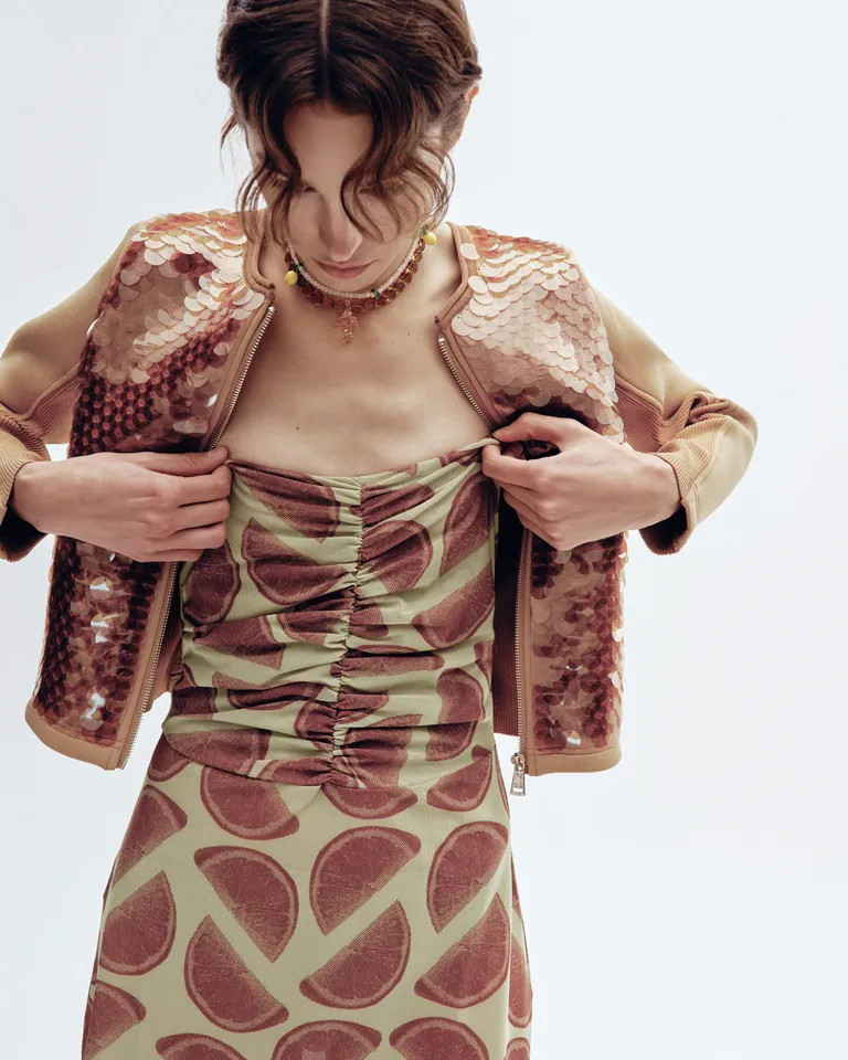 Hoodie de punto con lentejuelas en diseño geométrico de Jazmin Chebar en Buzos y Sweaters para argentina