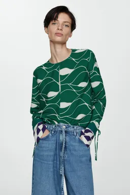 Blusa estampada con lazo de Mango en Blusas para argentina