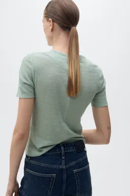 Remera lino entallada de Mango en Remeras para argentina
