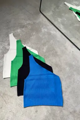 Musculosa Asimétrica de Dasom en Tops para argentina