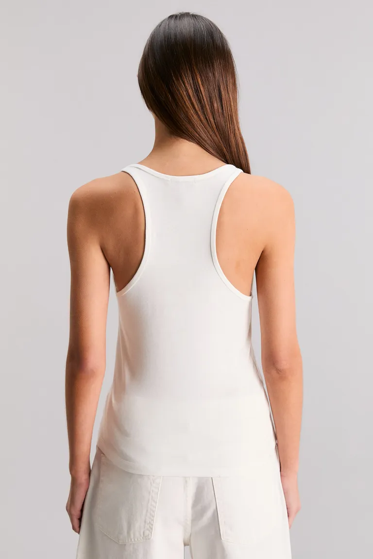 Musculosa de estilo casual con mensaje 'Tutto Passa' en la parte frontal de Kosiuko en Tops para argentina