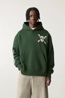 Buzo capucha one piece de Pull&Bear en Buzos y Sweaters para argentina