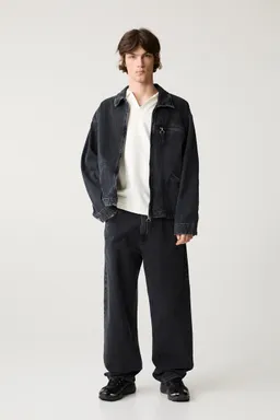 Jeans wide leg textura de Pull&Bear en Pantalones para argentina