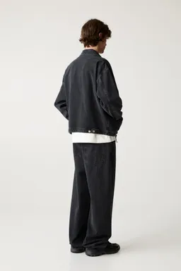 Jeans wide leg textura de Pull&Bear en Pantalones para argentina