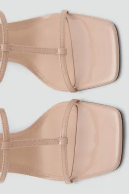 Sandalia tacón tiras tbar de Mango en Sandalias para argentina