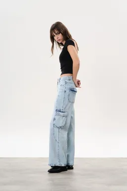Jean denim cargo scott ancho de Magda en Pantalones para argentina