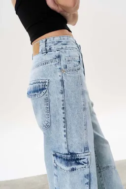 Jean denim cargo scott ancho de Magda en Pantalones para argentina