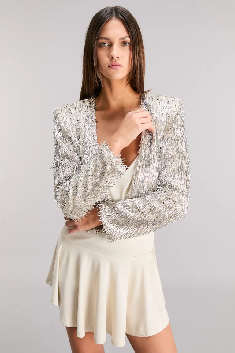 Chaqueta de tul bordado con lentejuelas en forma de canutillos, una pieza elegante y de gran estilo de Kosiuko en Chaquetas para argentina