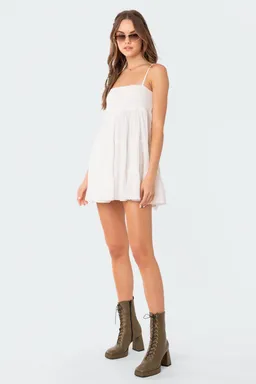 Mini vestido holgado marfil de Edikted en Vestidos para argentina