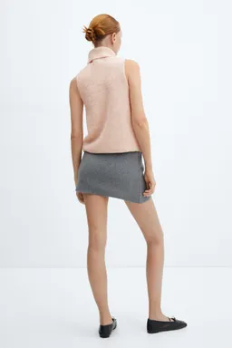 Top tejido cuello alto de Mango en Buzos y Sweaters para argentina