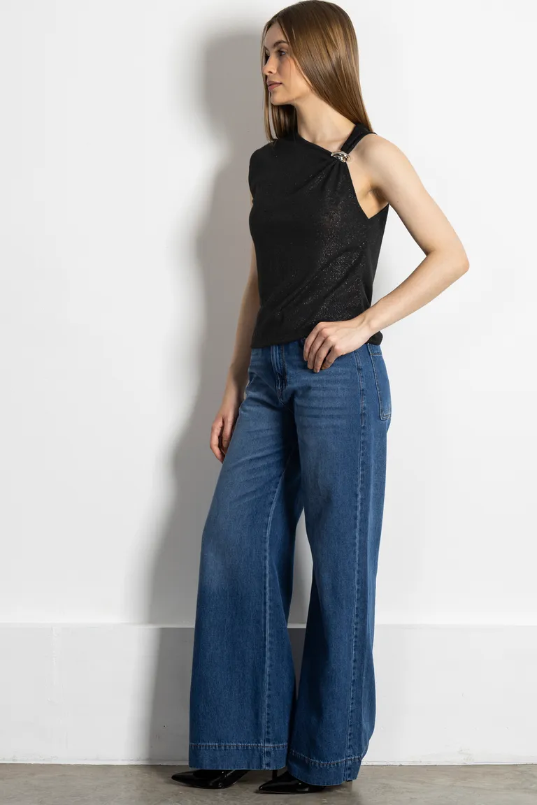 Remera negra de jersey ajustada con detalle metálico en el hombro de Kill en Remeras para argentina