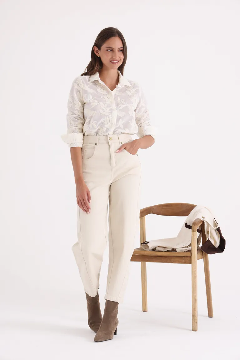 Pantalón estilo barrel de tiro medio con corte amplio y diseño relajado de Yagmour en Pantalones para argentina