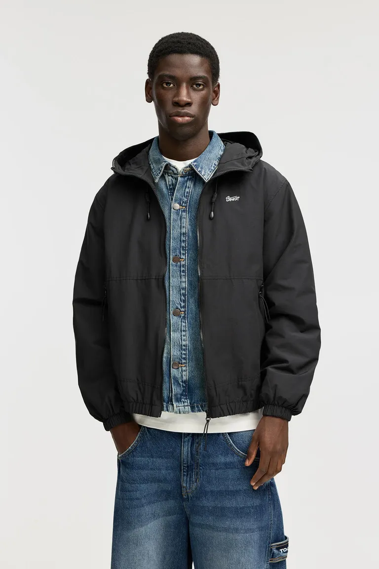 Piloto capucha de Pull&Bear en Abrigos y Camperas para argentina