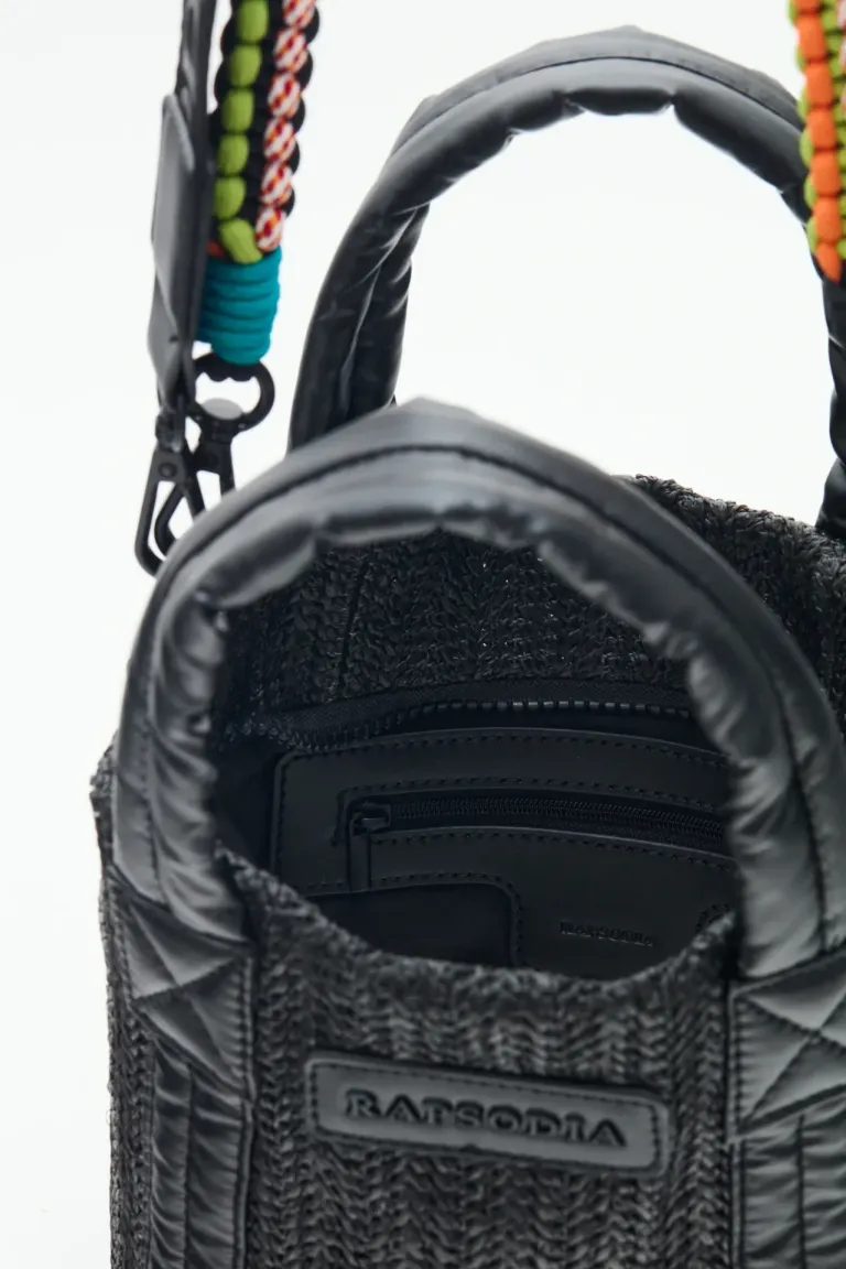 Cartera tote mini de rafia con correas desmontables y detalles en colores de Rapsodia en Bolsos y Carteras para argentina