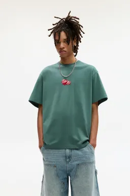 Remera stwd bordado tomate de Pull&Bear en Remeras y Polos para argentina