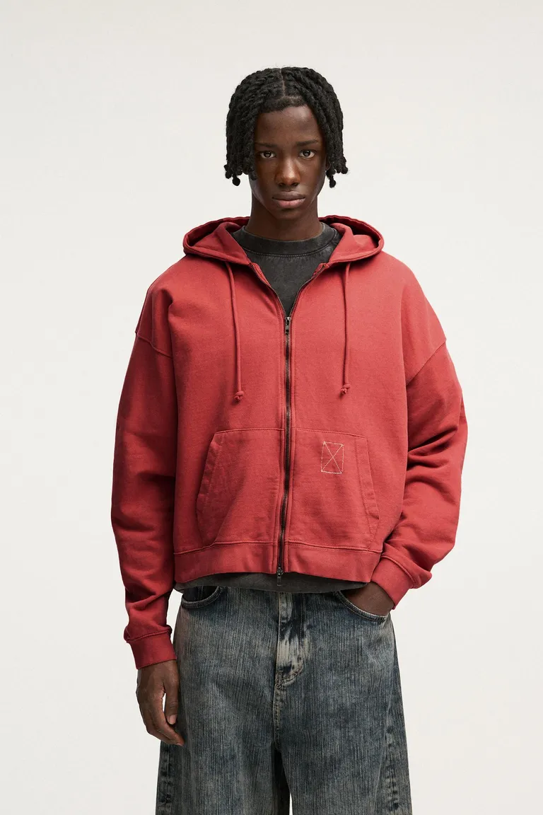 Buzo capucha cremallera stwd de Pull&Bear en Buzos y Sweaters para argentina