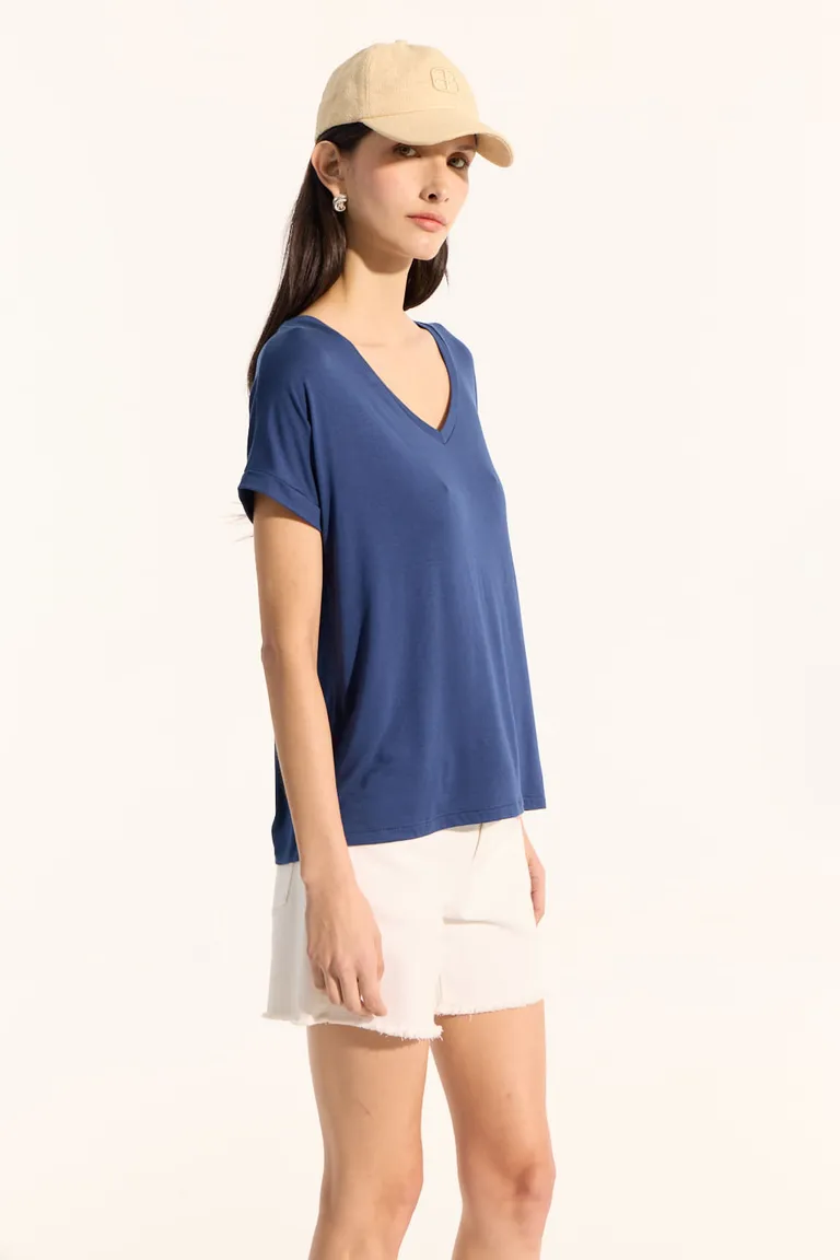 Remera amplia de estilo parisino con escote en V de Portsaid en Remeras para argentina