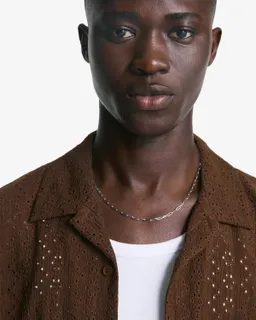 Camisa manga corta bordada de Bershka en Camisas para argentina