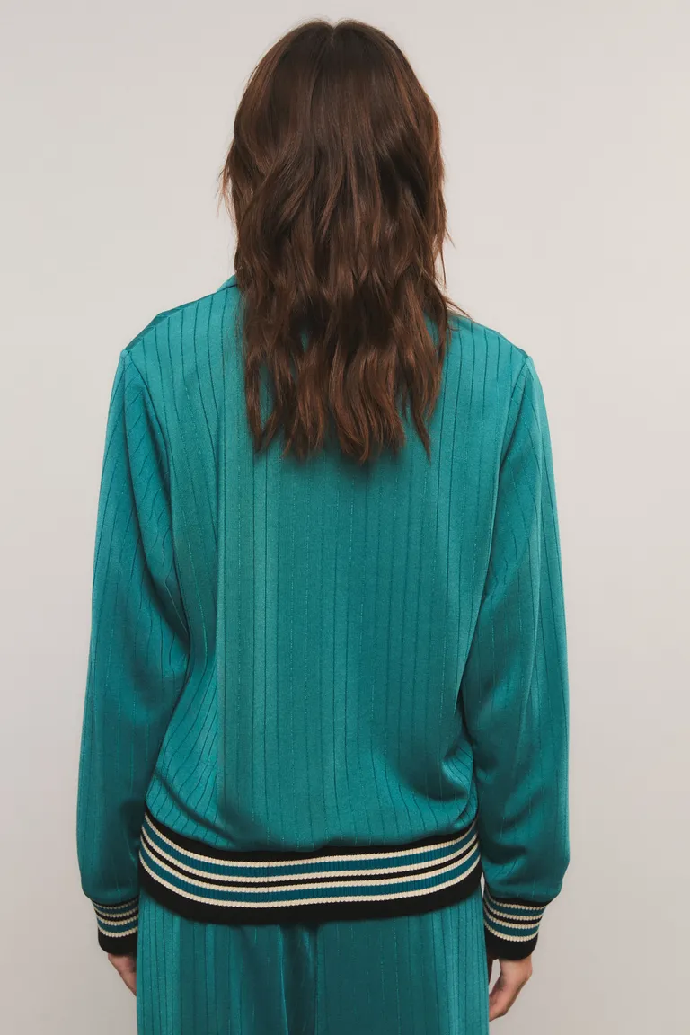 Campera con cierre frontal, cuello elevado y puños con tejido a rayas de Kosiuko en Chaquetas para argentina