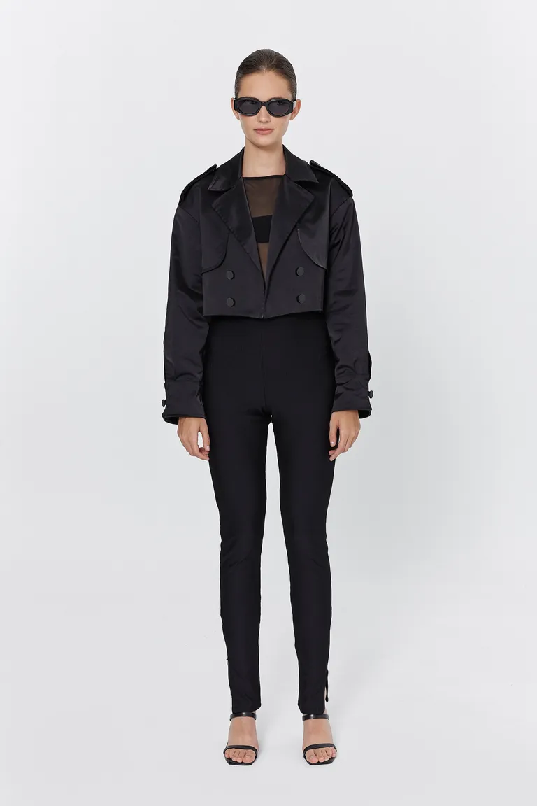 Chaqueta negra oversize con doble cruce y botones metálicos personalizados de Naíma en Chaquetas para argentina