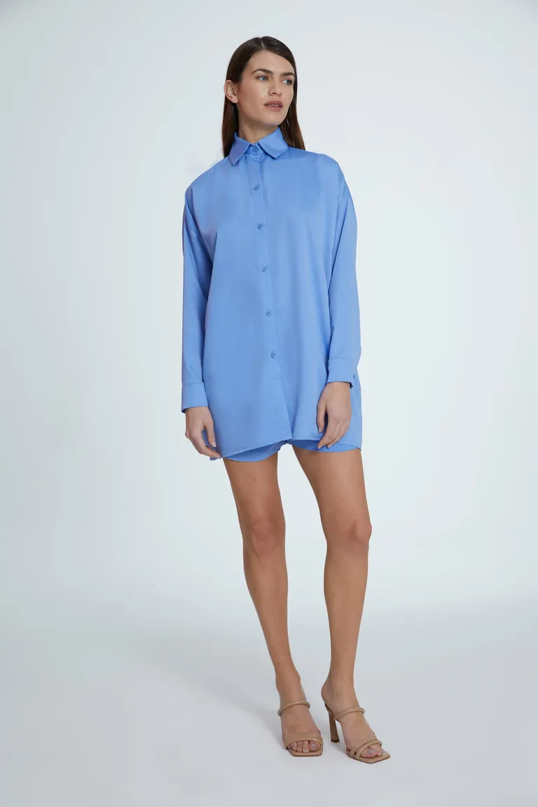 Camisa de crepe satinado de corte oversize con botones personalizados y mangas largas de Naíma en Camisas para argentina