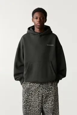 Sudadera capucha out of office de Pull&Bear en Buzos y Sweaters para argentina