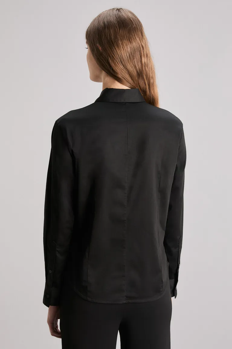 Abrigo negro de corte slim con cuello tipo italiano y cartera oculta de Kosiuko en Camisas para argentina