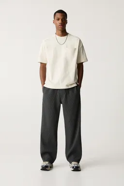 Pantalón jogger plisado de Pull&Bear en Pantalones para argentina