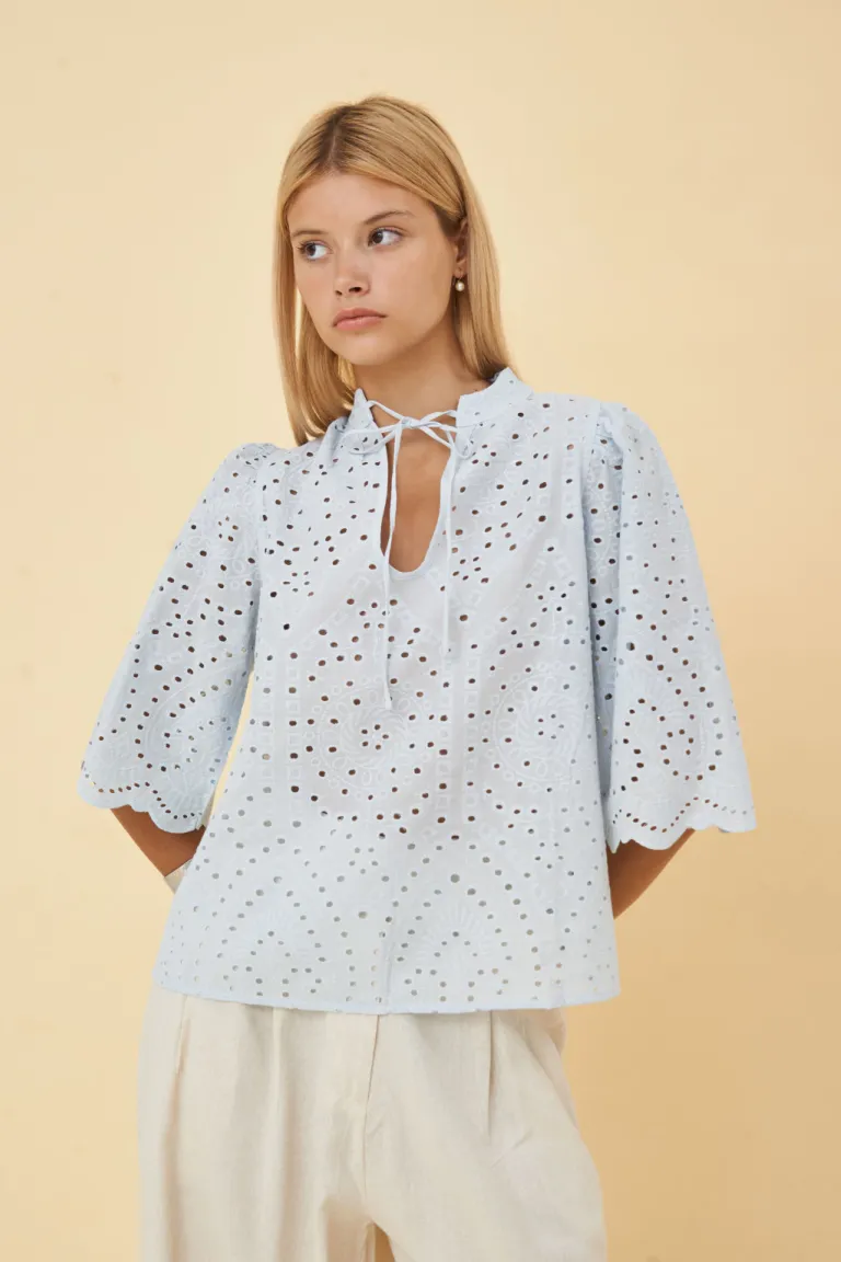 Blusa de encaje blanca con mangas 3/4 para mujer de Apricot en Blusas para argentina