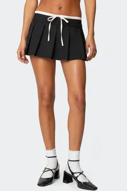 Mini falda pantalón plisada de Edikted en Shorts para argentina