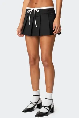 Mini falda pantalón plisada de Edikted en Shorts para argentina
