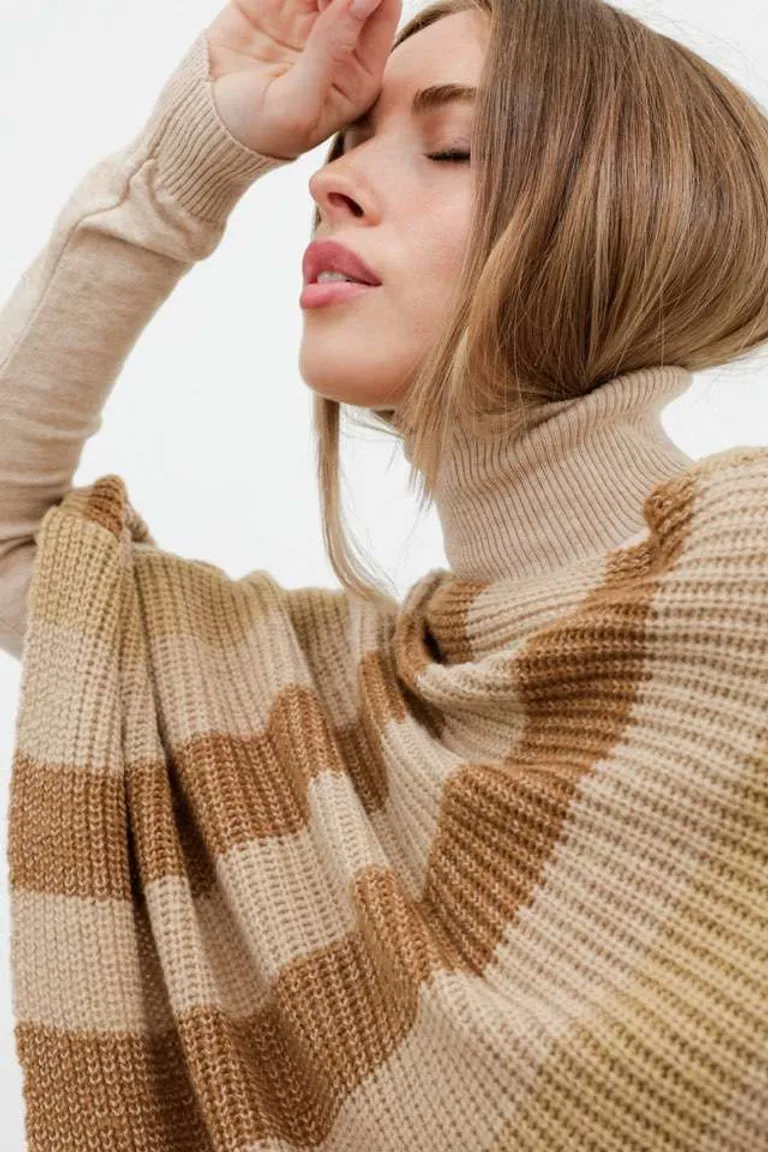 Poncho Rayado Elegante de Hesed en Capas y Ponchos para argentina