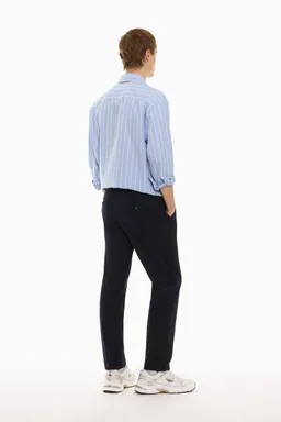 Pantalón chino con textura de Lefties en Pantalones para argentina