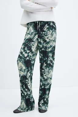 Pantalón plisado batik de Mango en Pantalones para argentina
