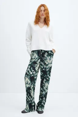 Pantalón plisado batik de Mango en Pantalones para argentina
