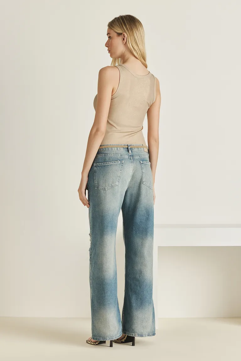 Musculosa confeccionada en morley con acabado foil y logo bordado de Tucci en Tops para argentina