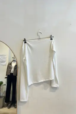 Remera hombro caído eloise de Prive en Remeras para argentina